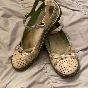 Jambu J41 Mary Janes size 7.5M